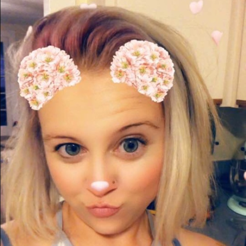 Meet your Posher, Danielle